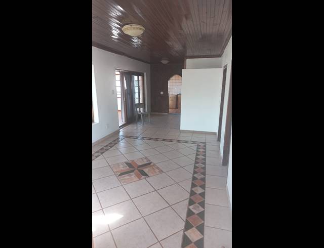 5 BEDROOM FREEHOLD FOR SALE IN KLEINKRANTZ